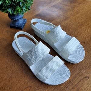 REEF Water VistaSandal Flops TRENDY Style Classic VACATION SUMMER POOL BEACH
